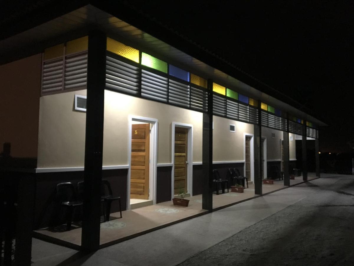 D’ Village Cottage Pantai Cenang  Esterno foto