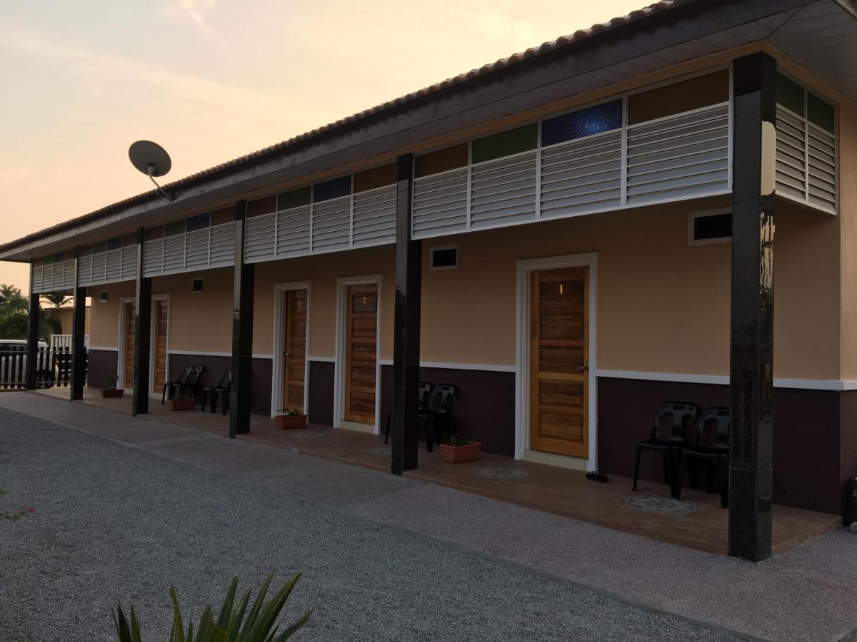 D’ Village Cottage Pantai Cenang  Esterno foto
